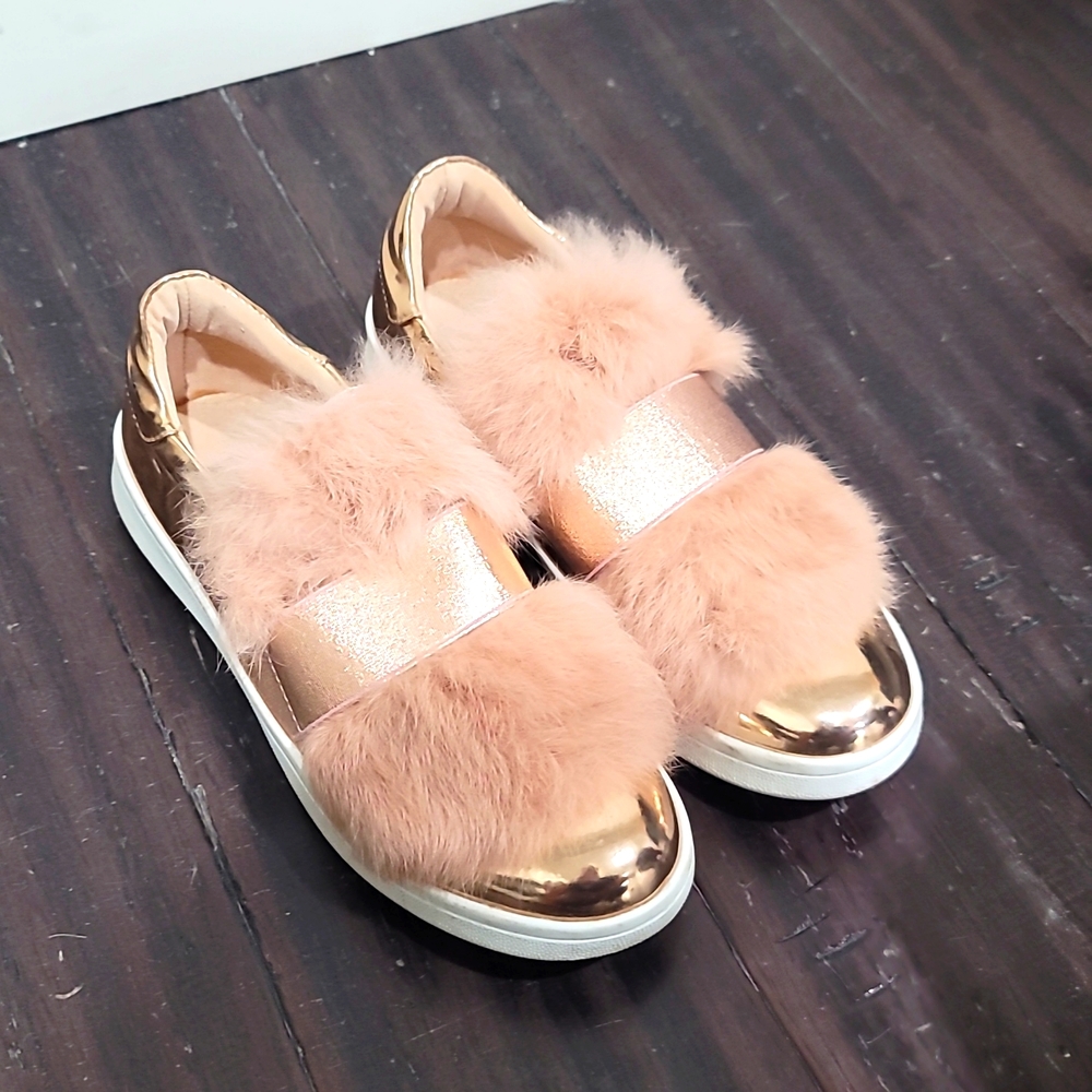 Chase + Chloe slip on fashion Sneakers shoes Size 9
